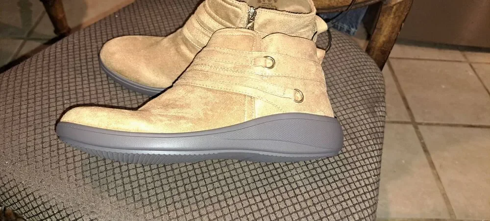 LifeStride Brave Women’s Ankle Booties Size 10M Honey Tan Comfort Wedge NWOT